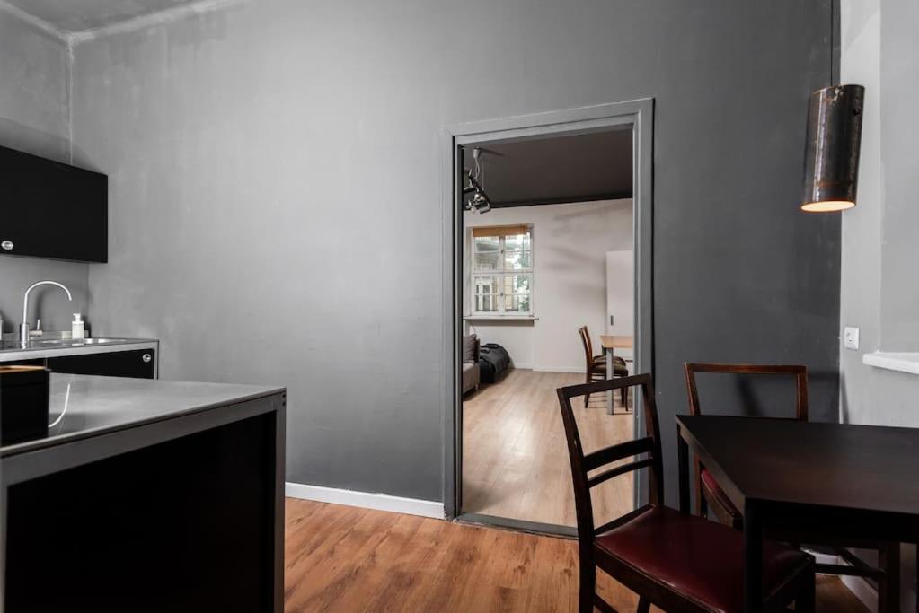 Industrial - Jewish Quarter By Upstairs Appartement *